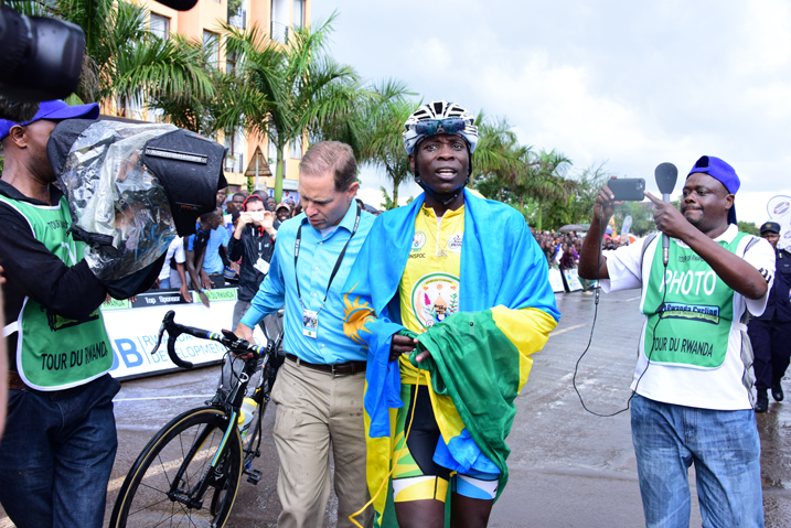 Nsengimana Jean Bosco kwegukana Tour du Rwanda 2015,byatumye ajya mu bakinnyi bakomeye muri Afrika