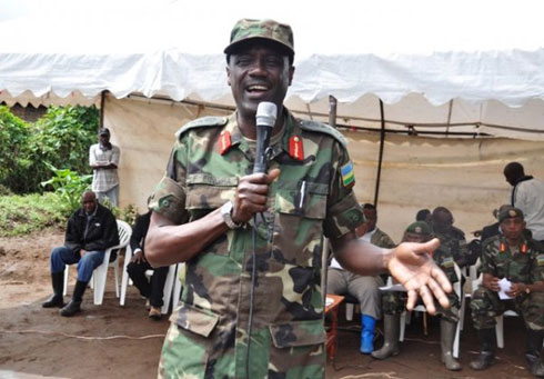 Lt. Gen Fred Ibingira ukuriye umutwe w'Inkeragutabara mu Rwanda.