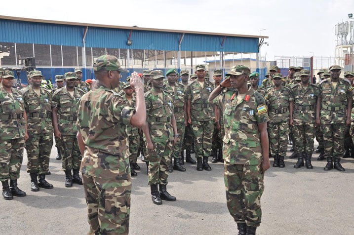 Maj. Gen. Alex Kagame asuhuzanya na Col. M. Nkangura wari uyoboye iki cyiciro.