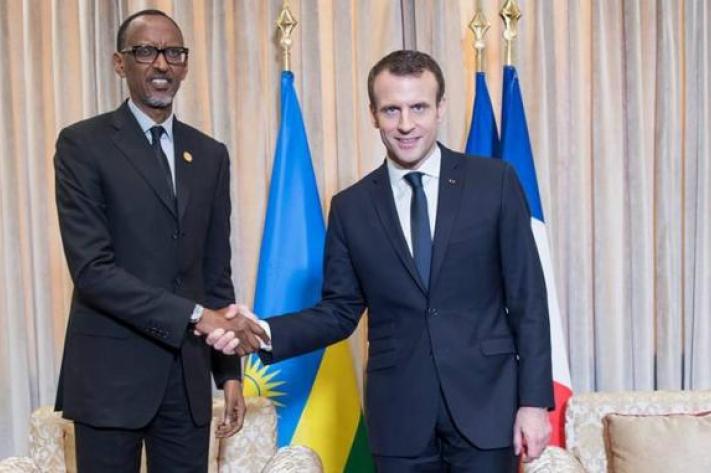 Perezida Kagame yagiranye ibiganiro na mugenzi we Emmanuel Macron 
