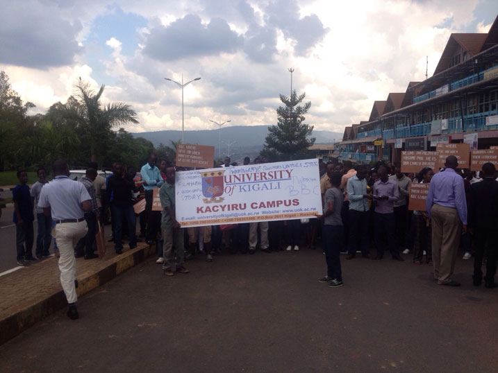 Uru rugendo rwagaragayemo abanyeshuri ba kaminuza University of Kigali.