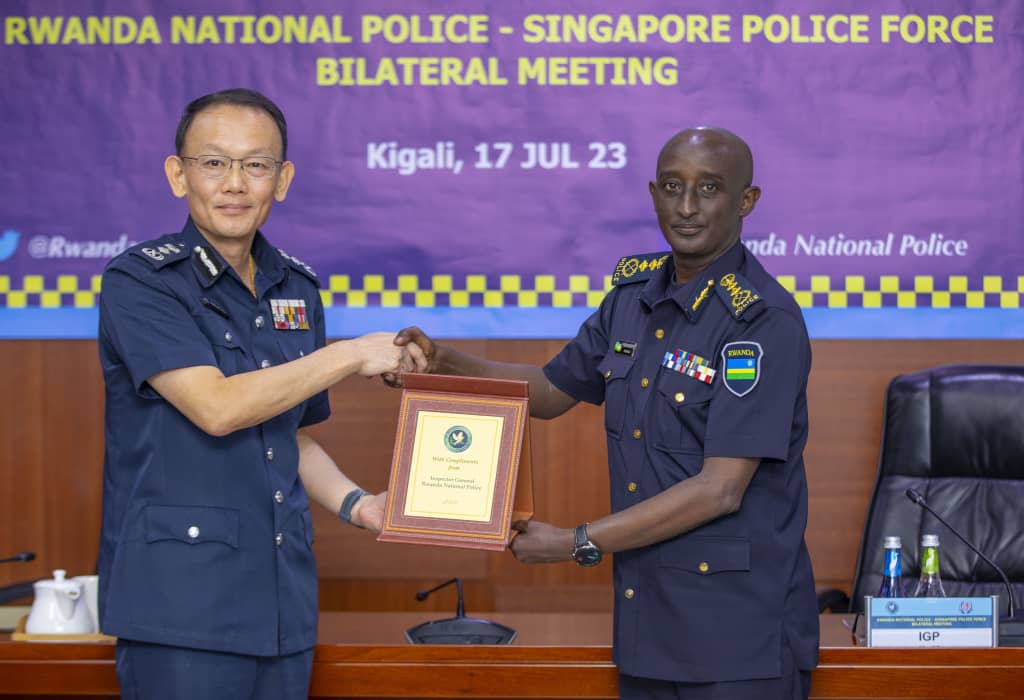 Polisi Yu Rwanda Niya Singapore Ziyemeje Kunoza Ubufatanye Mu