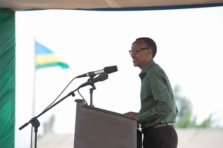 Perezida Kagame atangaza ko ubukungu bw'u Rwanda bwa mbere ari abaturage kuko ari bo bakora iterambere rikagerwaho (Archives).