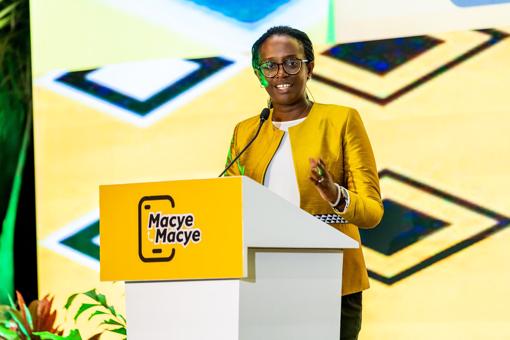 Umuyobozi Mukuru wa Banki ya Kigali, Dr. Diane Karusisi
