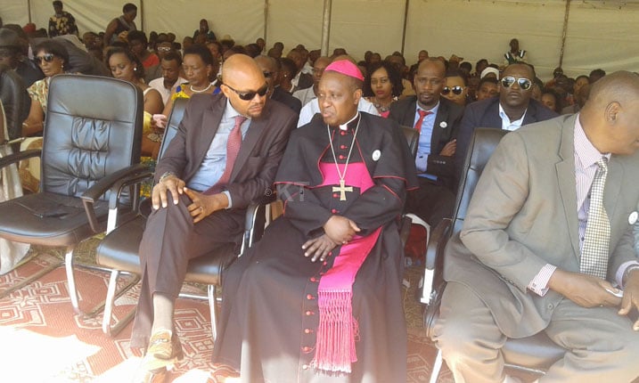 Mgr Antoine Kambanda, Umushumba wa Diyosezi ya Kibungo, na Nkuranga Egide, Visi Perezida wa Ibuka.