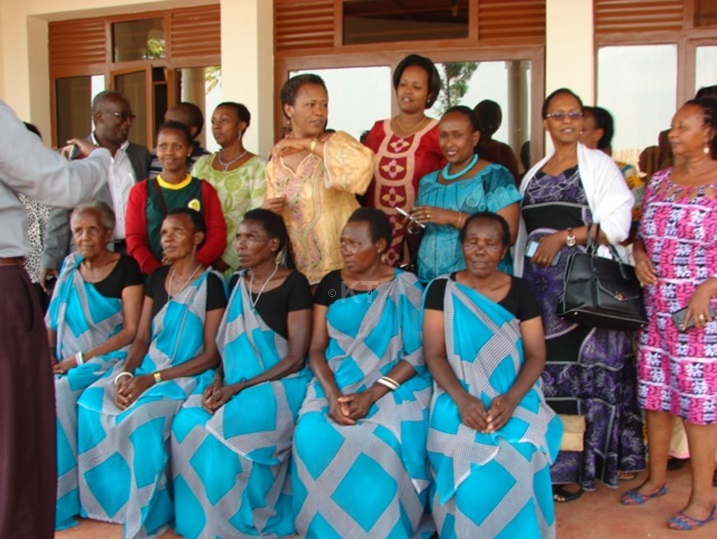 Unity Club “ Intwararumuri” iyoborwa na Nyakubahwa Madamu Jeannette Kagame, ikaba igizwe n