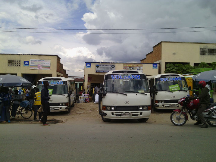 Ibiro bya Volcano Express i Bujumbura byasahuwe, bigatwikwa bakanahata gerenade ebyiri.