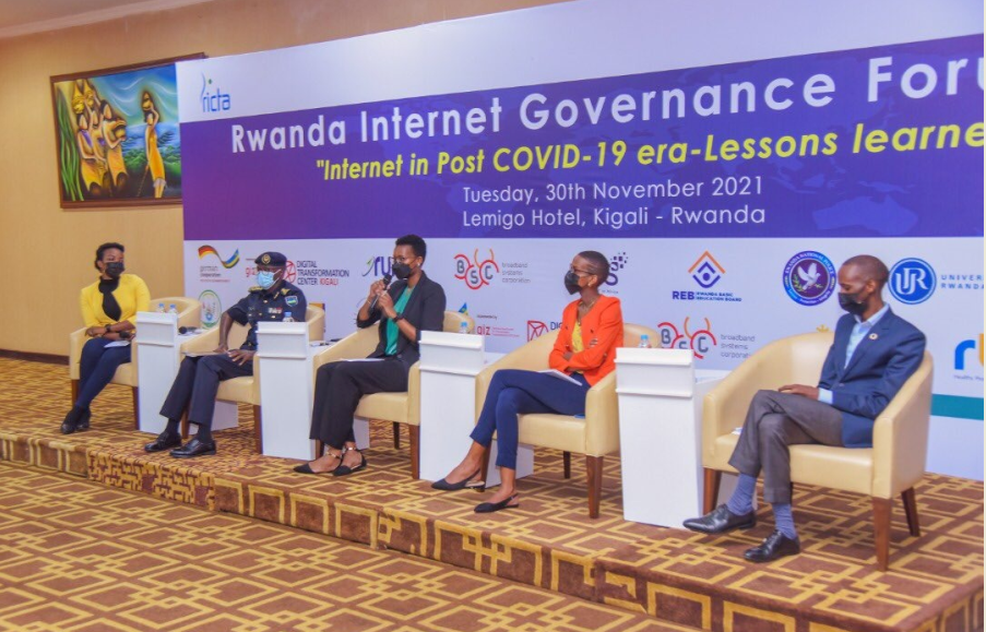 Bunguranye ibitekerezo ku ikoreshwa rya Internet mu Rwanda