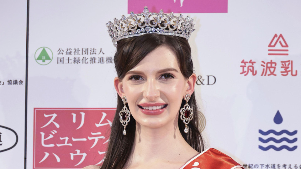 Miss Japan yatanze ikamba yari aherutse kwambikwa