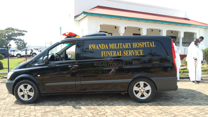 Ahagana mu ma saa yine z'amanywa ni bwo Umugogo wa Kigeli wagejejwe mu Rukali aahari bubere Misa yo kumusezera