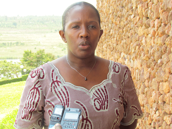 Guverineri w'uburasirazuba yasabye abajyanama b'akarere ka Kayonza gutekereza uko babyaza amahirwe imiterere y'akarere.