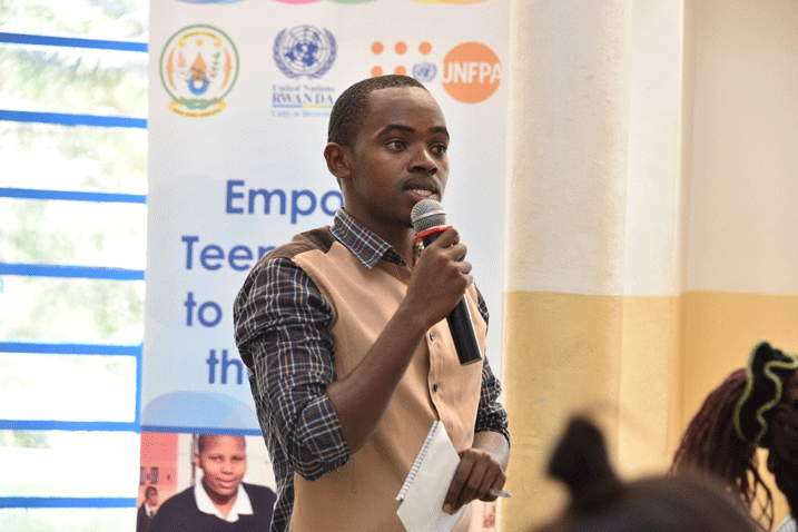 Abanyeshuri bahawe umwanya wo kugira ibyo babaza