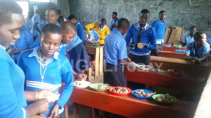 Abanyeshuri baga mu Kigo cya Butete mu Karere ka Burera na bahamya ko school feeding yabafashije mu myigire yabo.