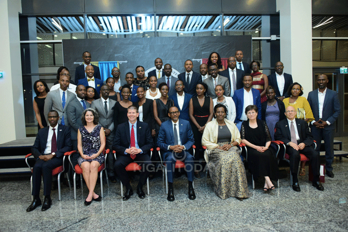 Abanyeshuri bize Oklahoma bashima ubumenyi bahawe