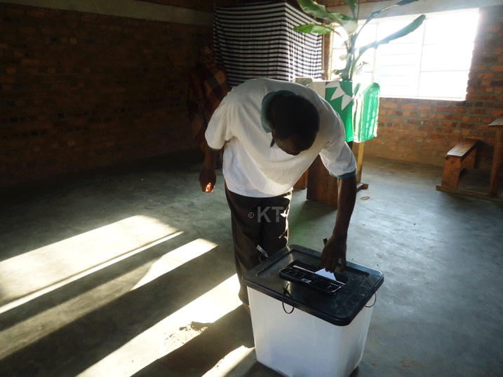 Abaturage ba Nyabihu bazindukiye mu matora ya Referandumu.