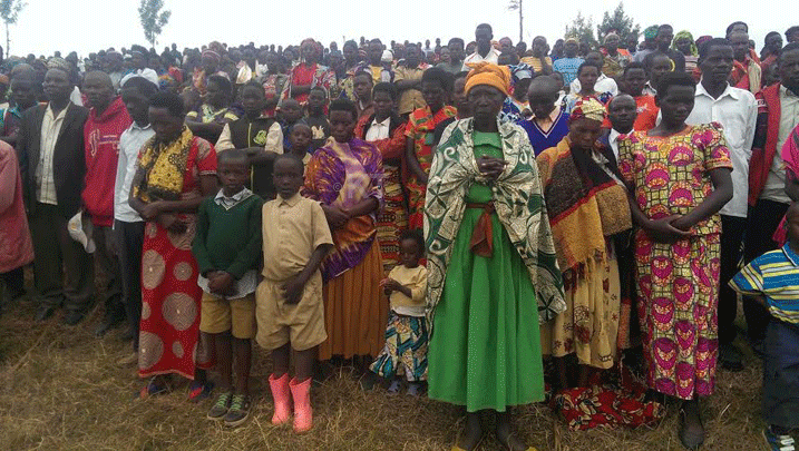 Abaturage bo mu Murenge wa Gicumbi bishimira ko bibohoye ubukene bukabije.