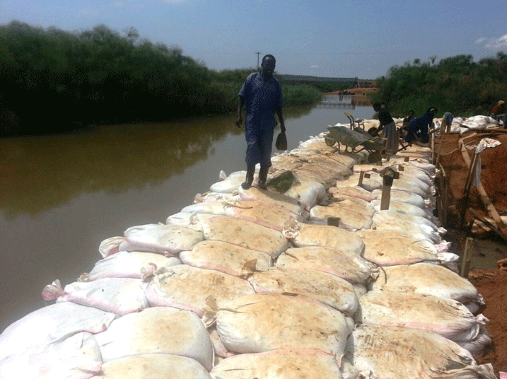 Amazi azatunganywa n'uruganda