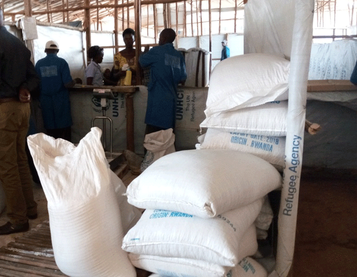 Bahabwa ibigori,ifu y'ibigori, ibishyimbo n'amavuta