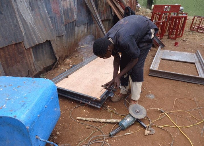 Aba baturage b'i Bugesera na bo ngo amashanyarazi aho amaze kugera yatumye imirimo yiyongera.