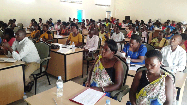 Inteko rusange y'abagore ba Muhanga yanzuye ko bagiye kurushaho kujijuka kugira ngo bajijure n'abandi mu iterambere.