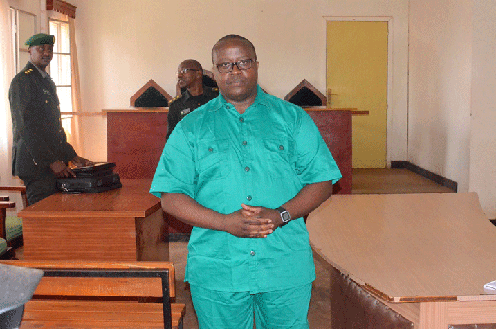 S/L Seyoboka yanze umwunganira mu mategeko yahawe ngo ashaka kwishyurirwa na Leta uwo yifuza