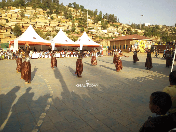 Uyu munsi waranzwe n'imbyino za Kinyarwanda