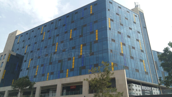 Izakorerwamo ibikorwa bitandukanye by'ubucuruzi birimo, ama banki, ama pharmacy , coffe shop n'izindi