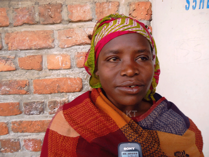 Mutuyimana Dativa ngo yazindutse saa kumi n'imwe agiye gutora "YEGO".