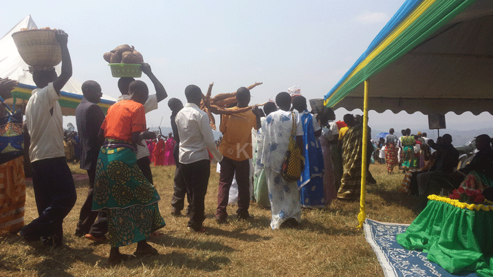 Ngo basigaye bahinga bakeza mu gihe bajyaga basuhukira mu Burundi guca inshuro.