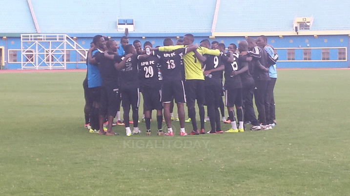 Nyuma y'imytozo basenga