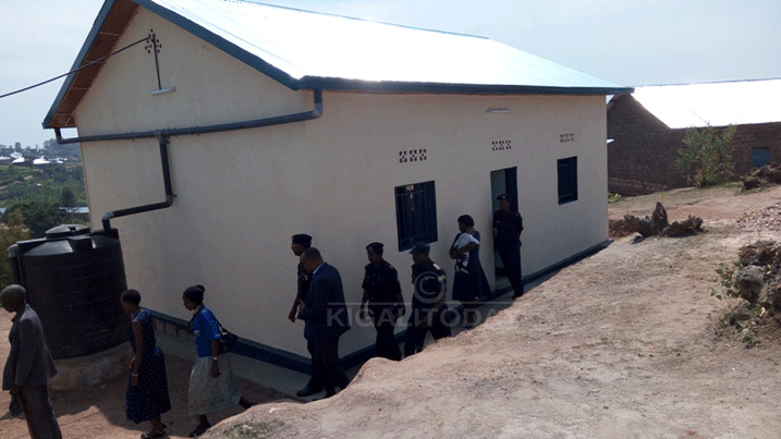 Amazu yatanzwe yubatswe kimwe kandi anafite agaciro kamwe