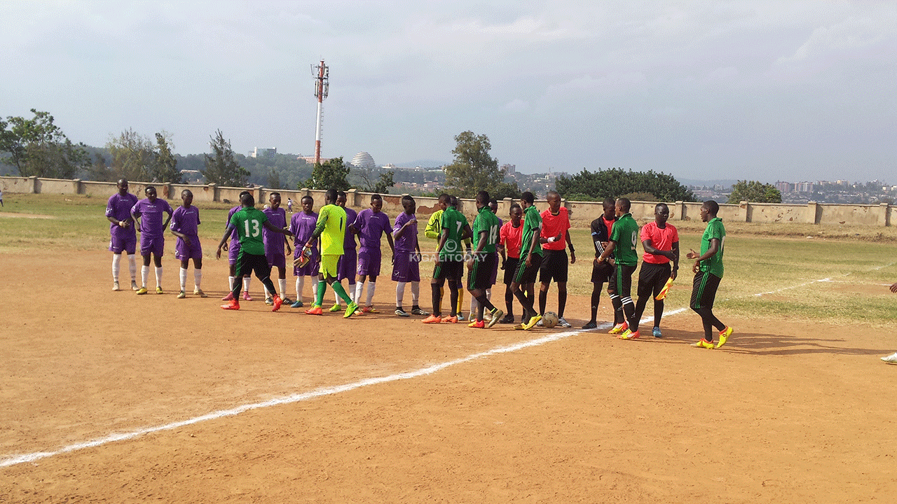 Abakinnyi ba Rwamagana na Miroplast basuhuzanya mbere y'umukino