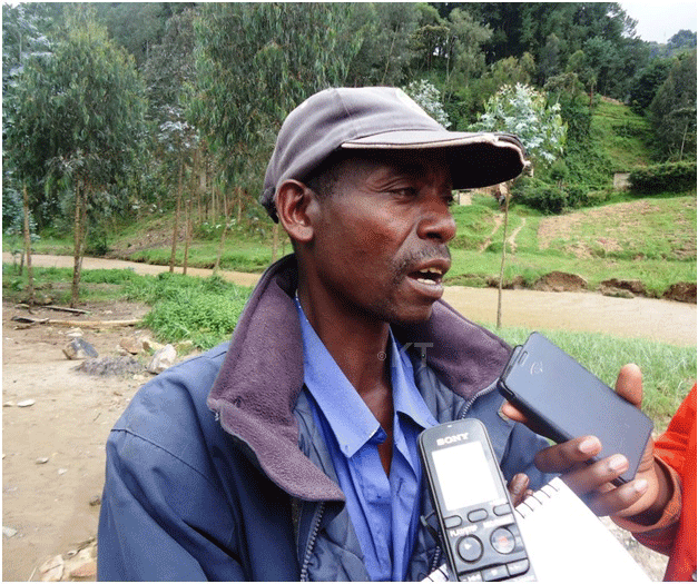 Rwamuhungu ni umwe mu baturage basaba ko ikiraro cya Basera cyasanwa mu buryo burambye.