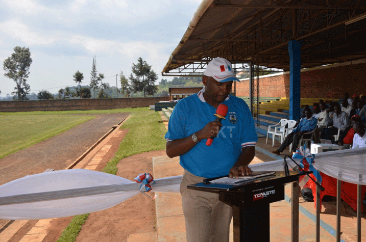 Senateri Munyakabera Faustin asaba abanyamuryango ba FPR kugira uruhare mu gukemura ibibazo by'abaturage.