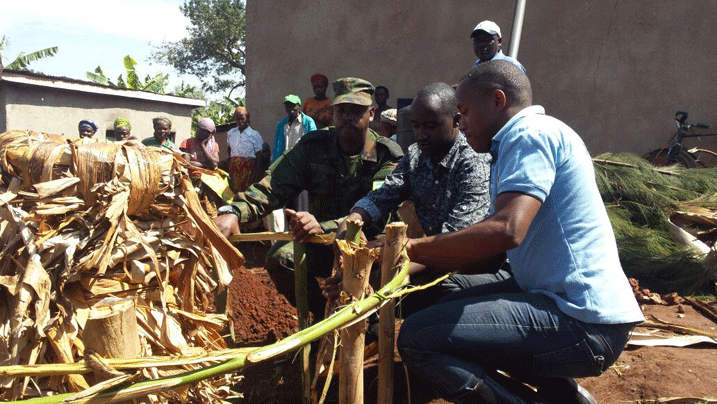 Abayobozi n'ingabo bitabiriye umuganda