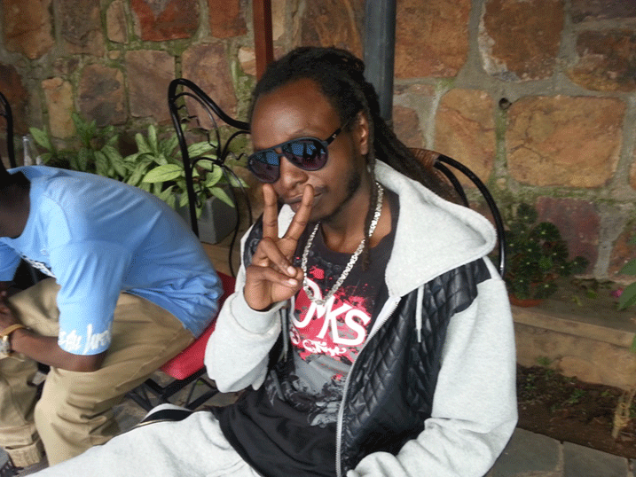 Rafiki, Umwami wa Coga Style, yasigaye.