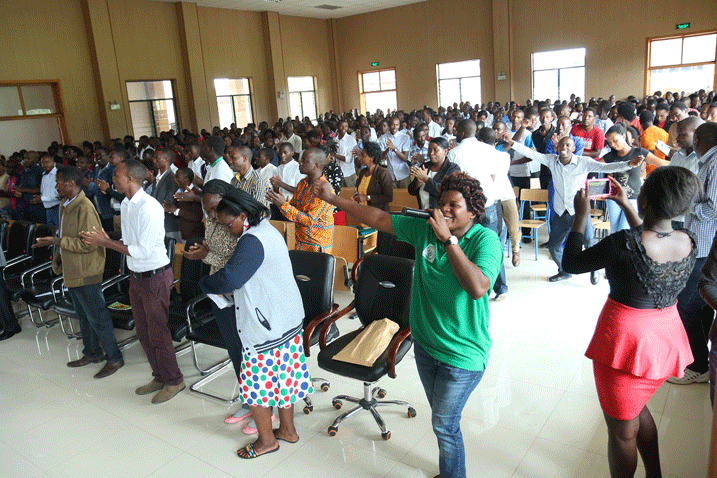 Urubyiruko rwishimira gahunda ya NEP Kora wigire ituma rwivana mu bukene