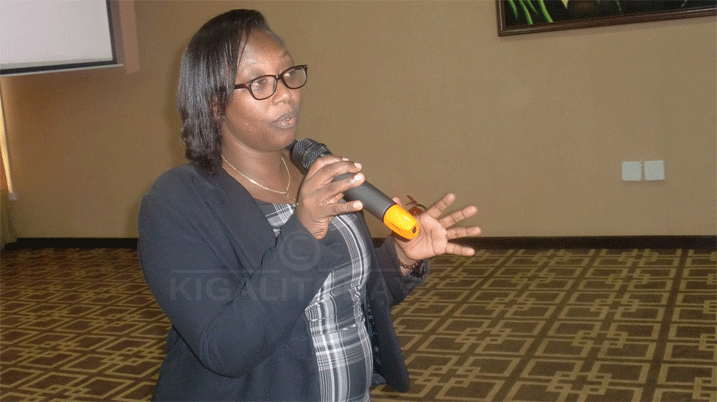 Uwumukiza Beatrice avuga ko hagiye gushyirwaho amakusanyirizo aciriritse yunganira aya kijyambere.