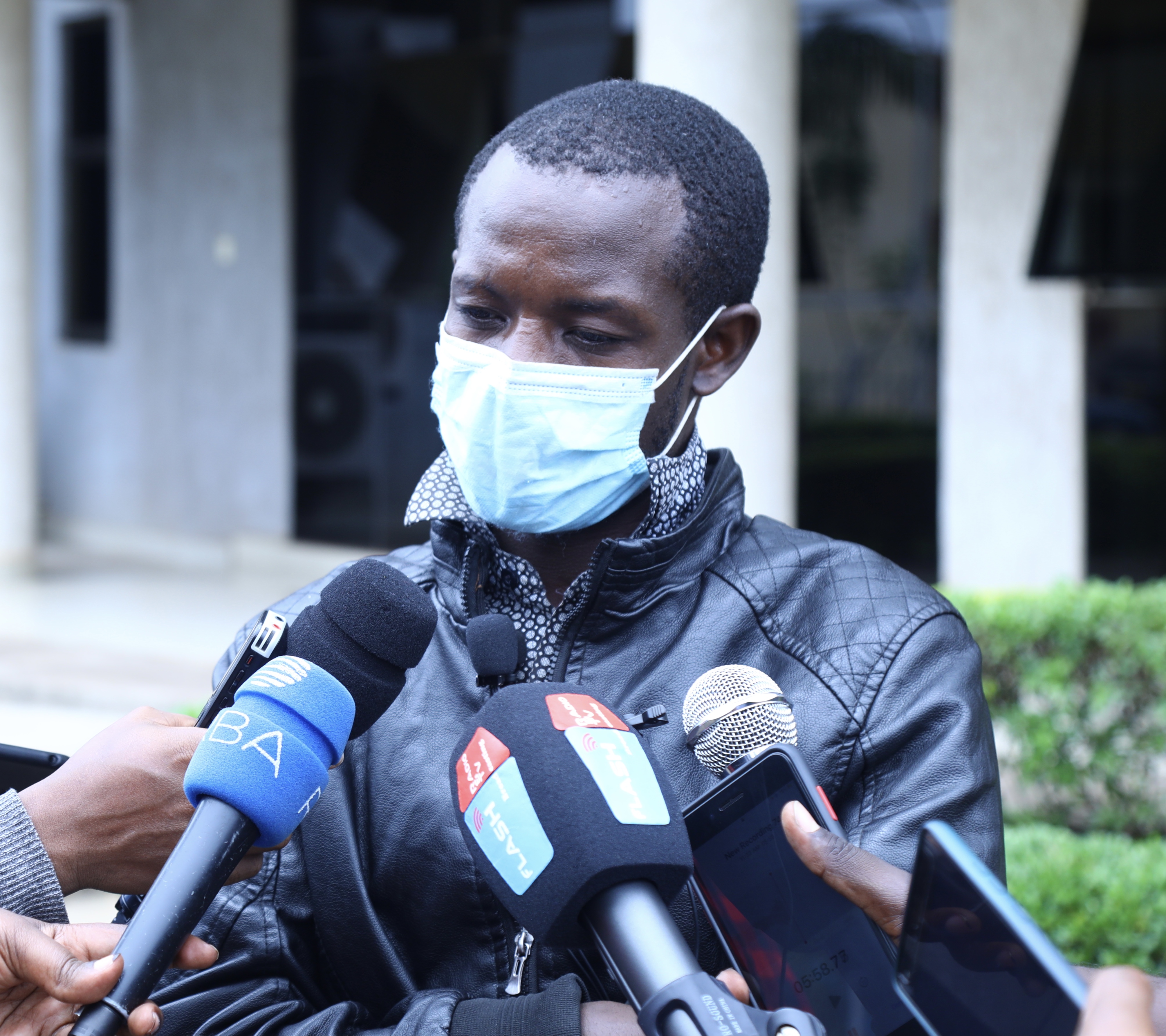 Bayingana wari umucuruzi w'izi televiziyo