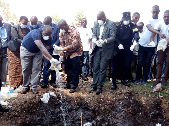 Ibiyobyabwenge bimwe babimennye ibindi barabitwika