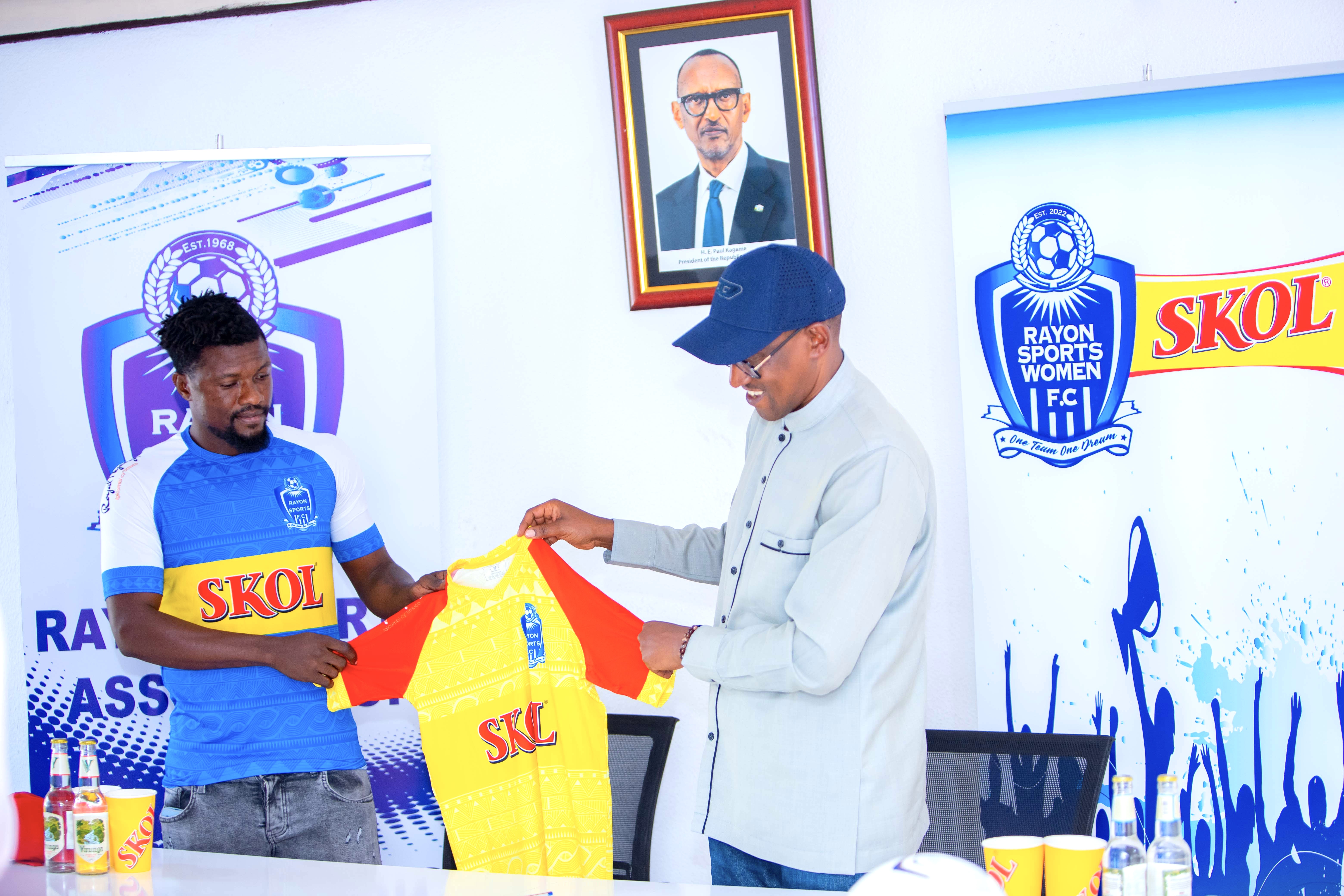 Luvumbu yasinye amezi atandatu