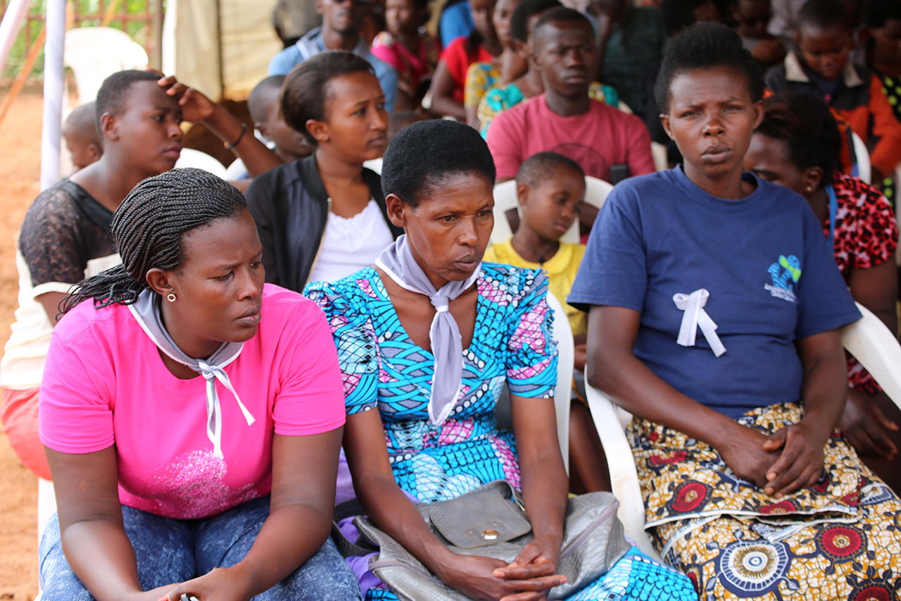 Imbaga y'abantu baturutse hirya no hino mu gihugu ihora ijya kwibukira i Ruhanga buri mwaka