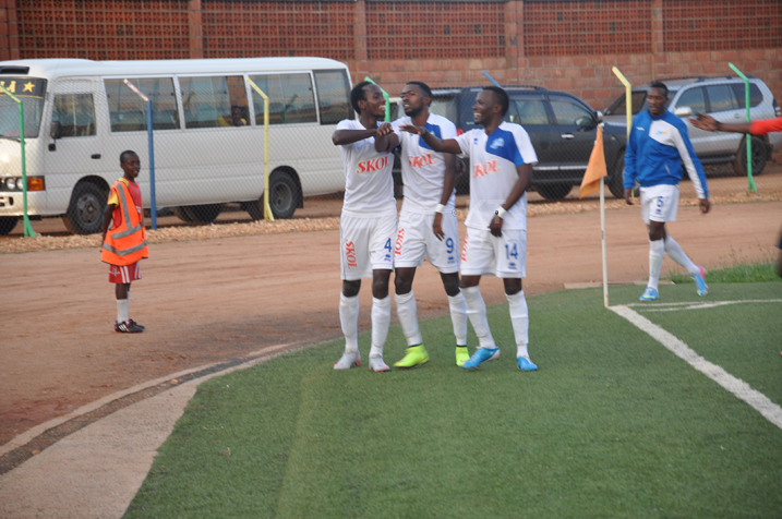 Abakinnyi bishimira igitego