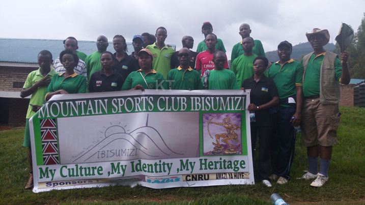 Bamwe mu bagize Club Ibisumizi