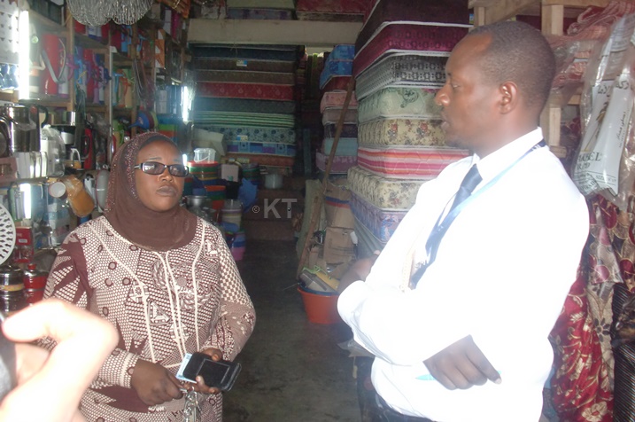 Abacuruzi babwiraga umukozi wa RRA ko baterwa inkeke n'iyo akamashini ka EBM gapfuye kuko bahita bahagarika gucuruza.