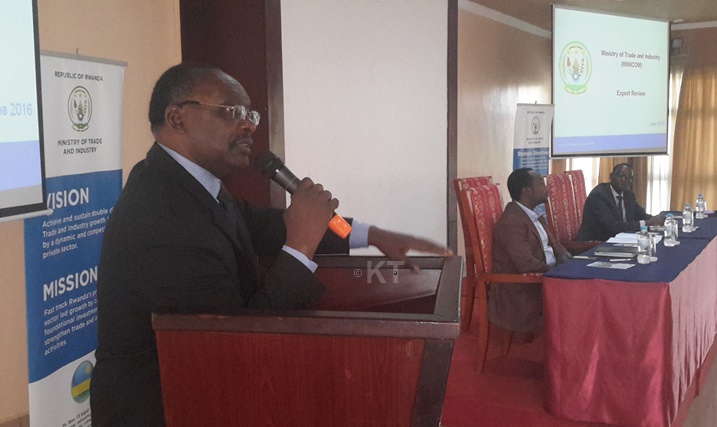 Minisitiri Francois Kanimba aganira n