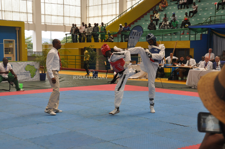 Bizumuremyi JMV w'u Rwanda yaje gutsindirwa ku mukino n'umukinnyi wo muri Nigeria