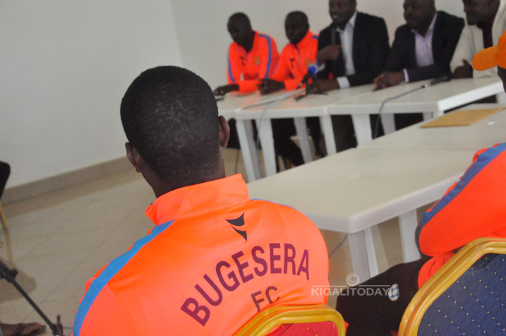 Uyu ni umwambaro bazajya bajyana ku kibuga