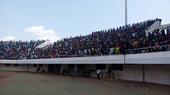 Stade yari yakubise yuzuye