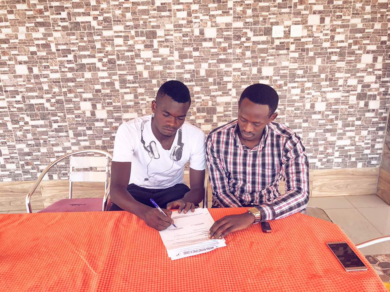 Nshimirimana David uvuye muri Vital'o, n'Umunyamabanga mukuru wa Mukura Fidele Niyobuhungiro 